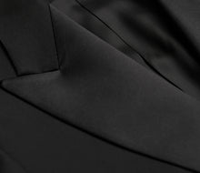 Load image into Gallery viewer, R P TUXEDO BLACK / SATIN TRIM / PEAK LAPEL / SLIM FIT