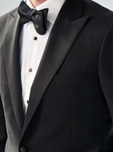 Load image into Gallery viewer, R P TUXEDO BLACK / MADE IN ITALY / SATIN TRIM / PEAK LAPEL / 2 BUTTON / MODERN CLASSIC FIT