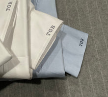 Load image into Gallery viewer, R P SHIRT / CLASSIC SPREAD COLLAR / FINE PINPOINT 80'S 2-PLY / WHITE / MONOGRAMS