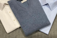 Load image into Gallery viewer, R P LUXURY 100% CASHMERE SWEATER / V-NECK / 20 COLORS / S TO XXL