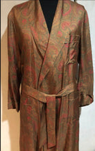 Load image into Gallery viewer, R P LUXURY SILK ROBE / MEDIUM - LARGE / HAND MADE IN ITALY / LIMITED EDITION PAISLEY DESIGN