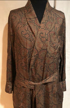 Load image into Gallery viewer, R P LUXURY SILK ROBE / MEDIUM - LARGE / HAND MADE IN ITALY / LIMITED EDITION PAISLEY DESIGN