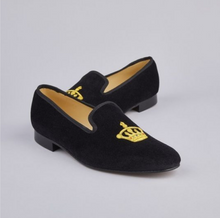 Load image into Gallery viewer, ENGLISH VELVET SHOES / BLACK VELVET WITH CREST / 7 DESIGNS / SIZE 6 TO 13