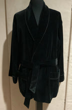 Load image into Gallery viewer, R P VELVET SMOKING JACKETS / ROBES / PAJAMAS / MEN / WOMEN / 15 ELEGANT COLORS / CUSTOM BESPOKE HAND MADE
