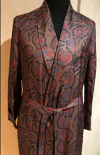 Load image into Gallery viewer, R P LUXURY SILK ROBE / MEDIUM - LARGE / HAND MADE IN AUSTRIA / LIMITED EDITION PAISLEY DESIGN

