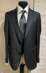R P SUIT / 2 PIECE OR 3 PIECE VEST / SOLID BLACK / CHARCOAL GREY / CLASSIC FIT / SUPER 150’S WOOL / 36 TO 54 / REGULAR / SHORT / LONG / EXTRA LONG
