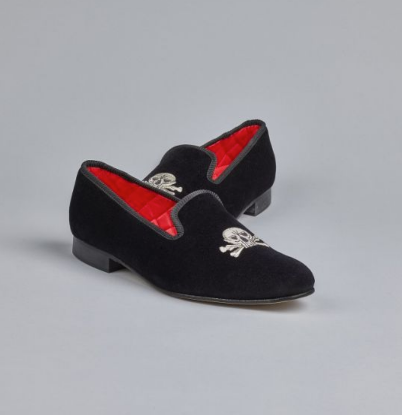 ENGLISH VELVET SHOES / BLACK VELVET WITH CREST / 7 DESIGNS / SIZE 6 TO 13