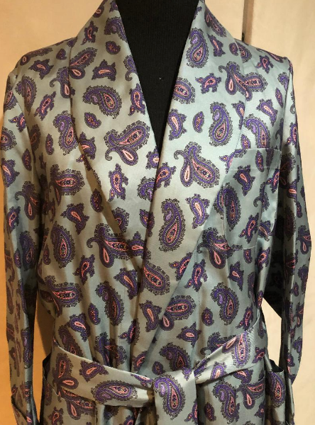 R P LUXURY SILK ROBE / MEDIUM - LARGE / HAND MADE IN ENGLAND / LIMITED EDITION PAISLEY DESIGN