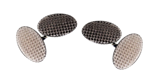 R P CUFF LINKS / SILVER ENGRAVED CHECKERED OVAL DESIGN WITH CHAIN LINK